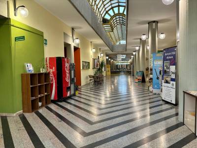 Ingresso lato segreteria